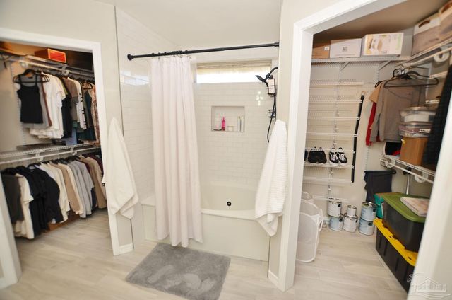 10044 Centre St, Pensacola, FL 32506