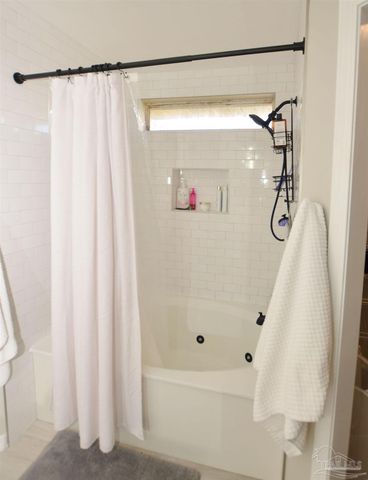 10044 Centre St, Pensacola, FL 32506