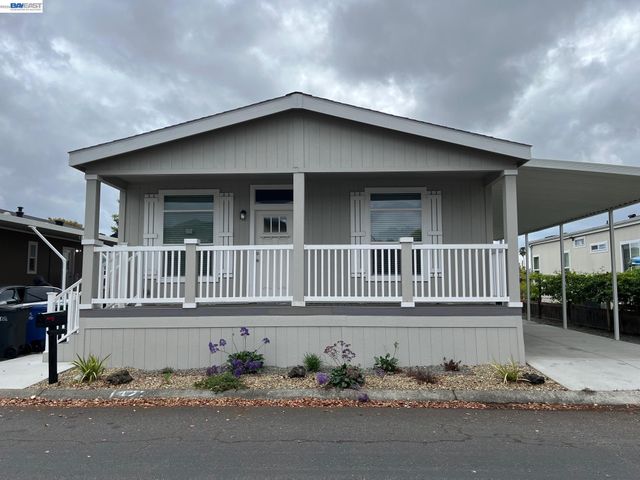 1422 Salamanca Ave, Hayward, CA 94544