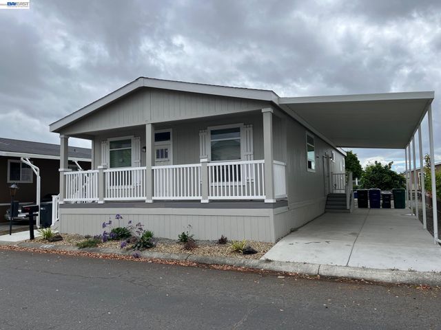 1422 Salamanca Ave, Hayward, CA 94544