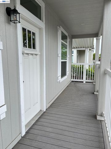 1422 Salamanca Ave, Hayward, CA 94544