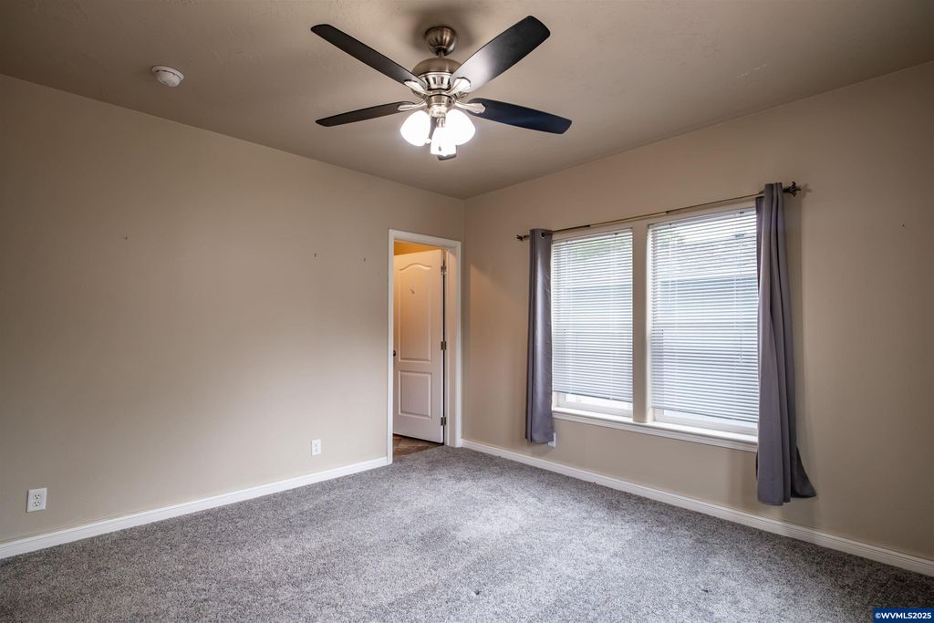 Image 21 of property listing at 15984 North Santiam Hwy SE, Stayton, OR 97383