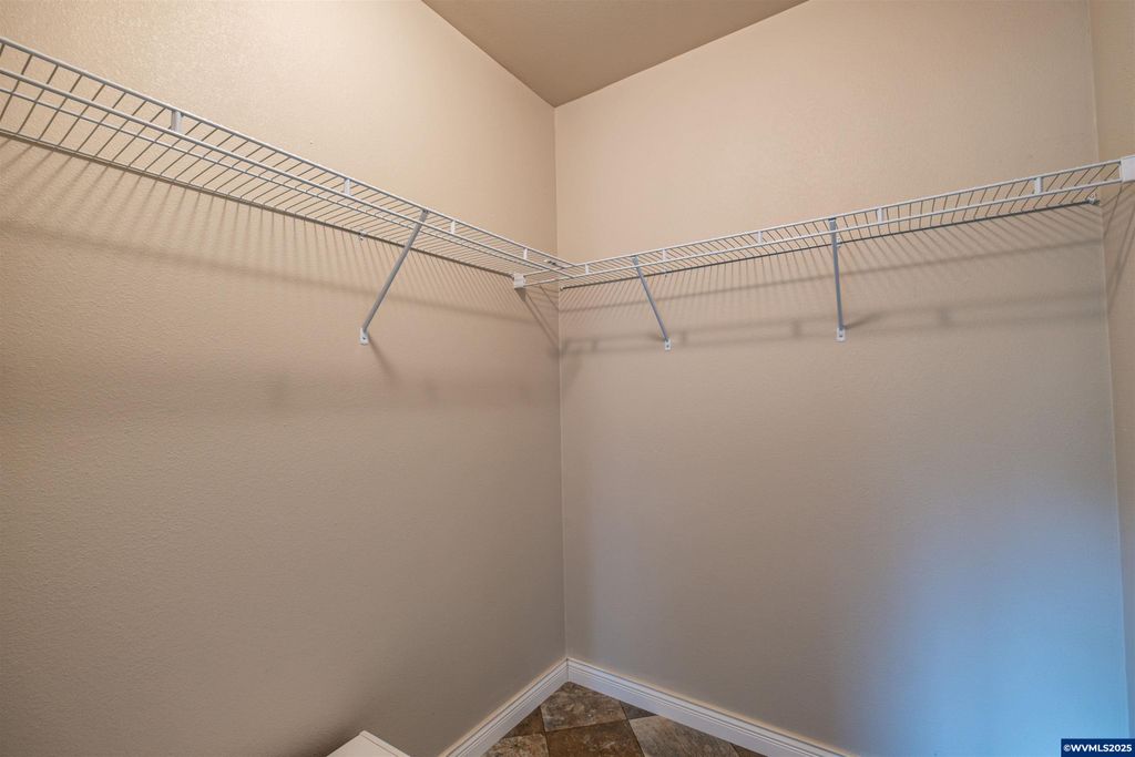 Image 23 of property listing at 15984 North Santiam Hwy SE, Stayton, OR 97383