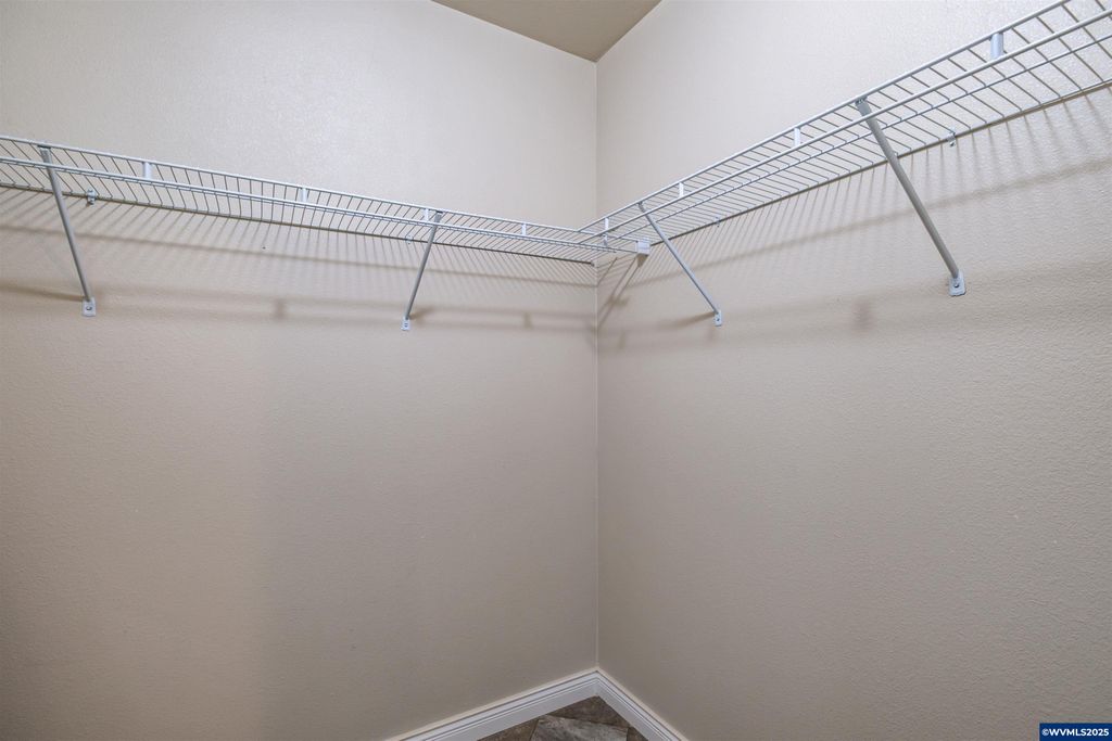 Image 28 of property listing at 15984 North Santiam Hwy SE, Stayton, OR 97383