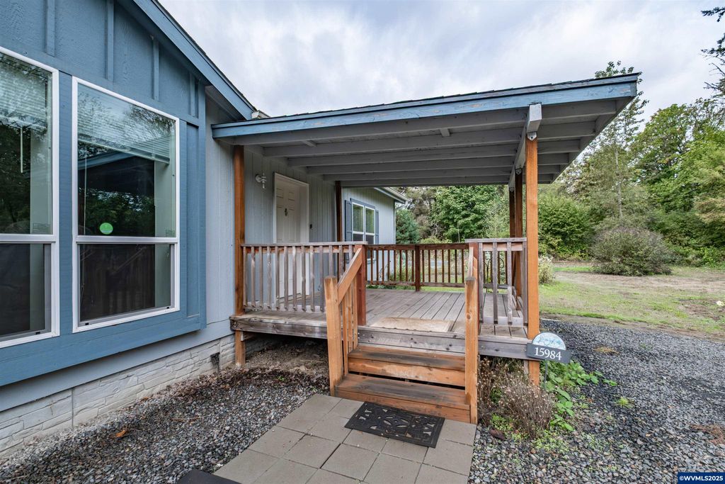 Image 30 of property listing at 15984 North Santiam Hwy SE, Stayton, OR 97383