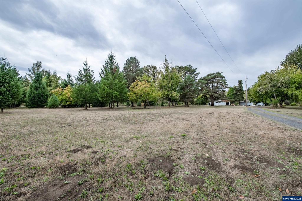 Image 41 of property listing at 15984 North Santiam Hwy SE, Stayton, OR 97383
