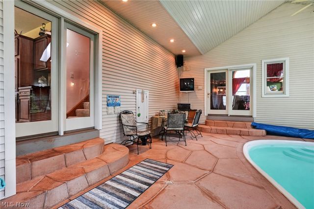12 Lake Breeze Drive, Conneaut, OH 44030