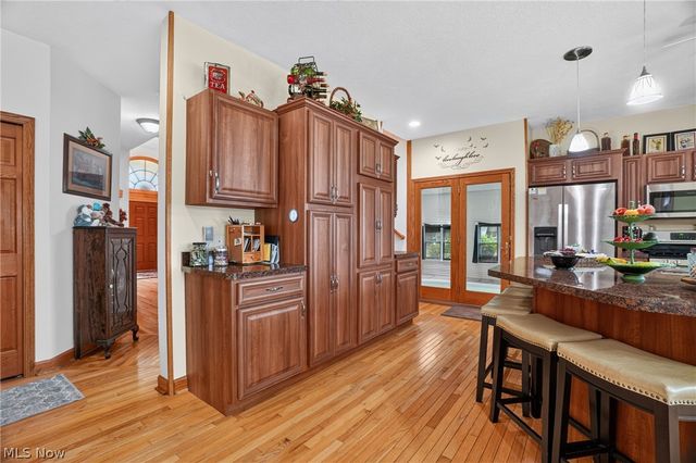 12 Lake Breeze Drive, Conneaut, OH 44030