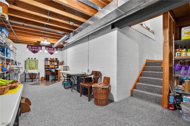 12 Lake Breeze Drive, Conneaut, OH 44030