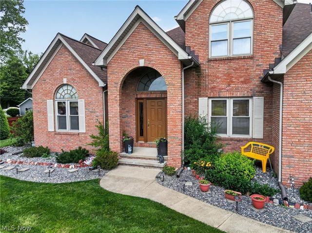 12 Lake Breeze Drive, Conneaut, OH 44030