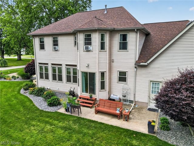 12 Lake Breeze Drive, Conneaut, OH 44030