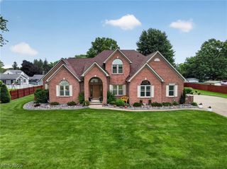 12 Lake Breeze Drive, Conneaut, OH 44030
