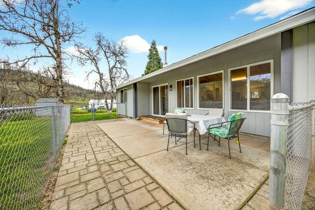 5498 Butte Falls Highway, Eagle Point, OR 97524