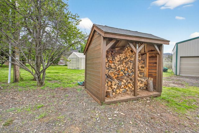 5498 Butte Falls Highway, Eagle Point, OR 97524