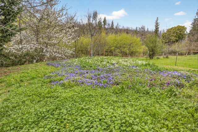 5498 Butte Falls Highway, Eagle Point, OR 97524