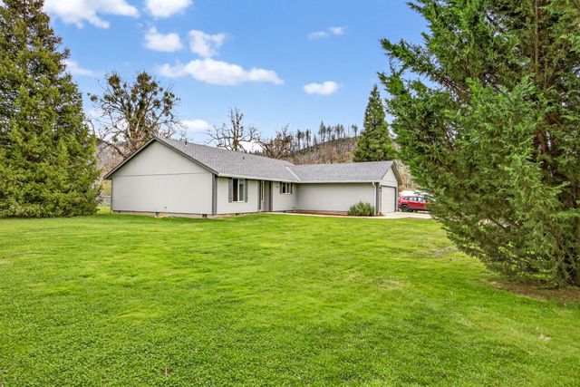 5498 Butte Falls Highway, Eagle Point, OR 97524