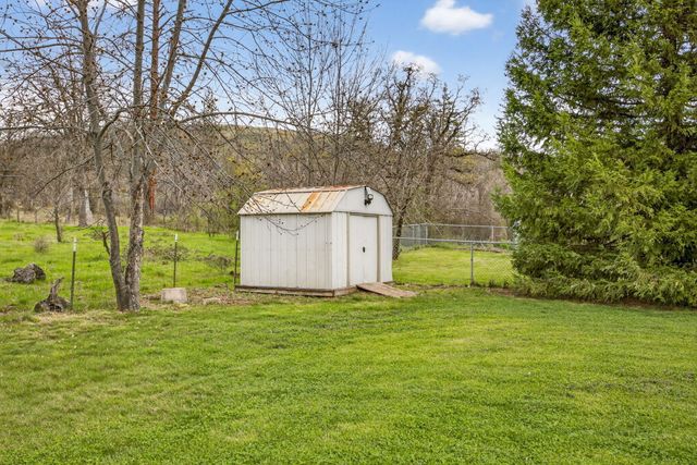 5498 Butte Falls Highway, Eagle Point, OR 97524