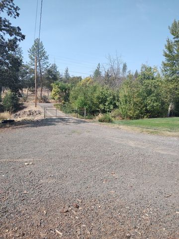 5498 Butte Falls Highway, Eagle Point, OR 97524