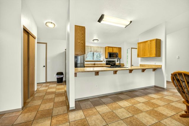 5498 Butte Falls Highway, Eagle Point, OR 97524