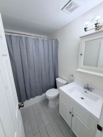 7005 99th Street 2W, Chicago Ridge, IL 60415