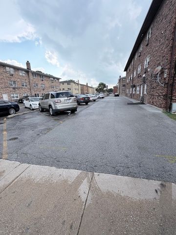 7005 99th Street 2W, Chicago Ridge, IL 60415