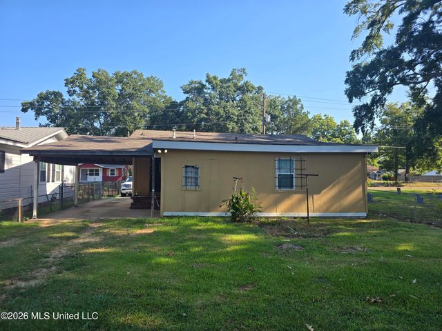 2013 W Ridgeway Street, Jackson, MS 39213