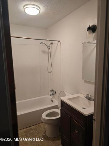 2013 W Ridgeway Street, Jackson, MS 39213