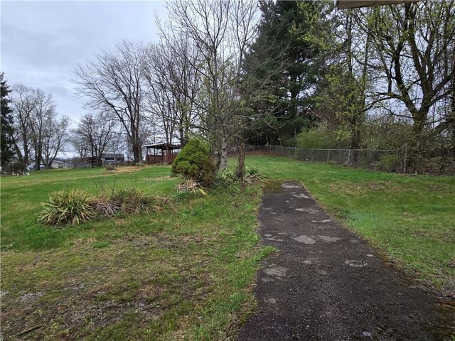 93 South St, Centerville, PA 15417