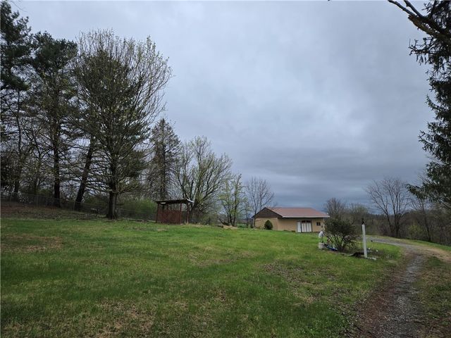 93 South St, Centerville, PA 15417