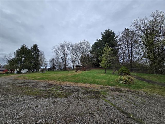93 South St, Centerville, PA 15417