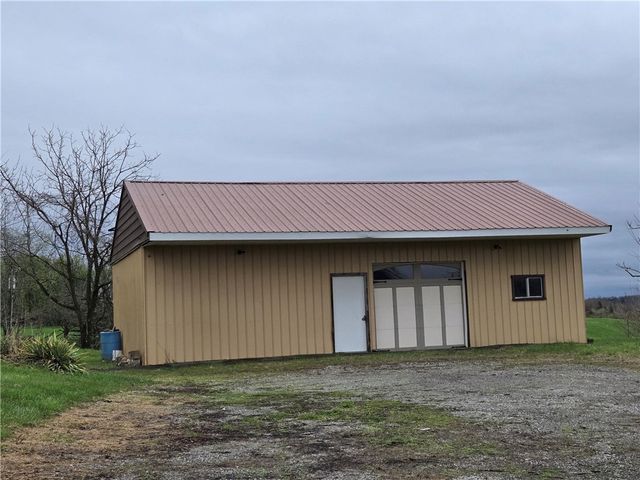 93 South St, Centerville, PA 15417