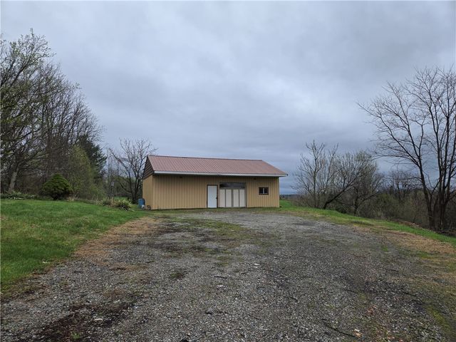 93 South St, Centerville, PA 15417