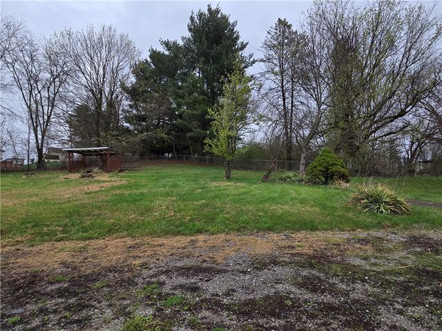 93 South St, Centerville, PA 15417