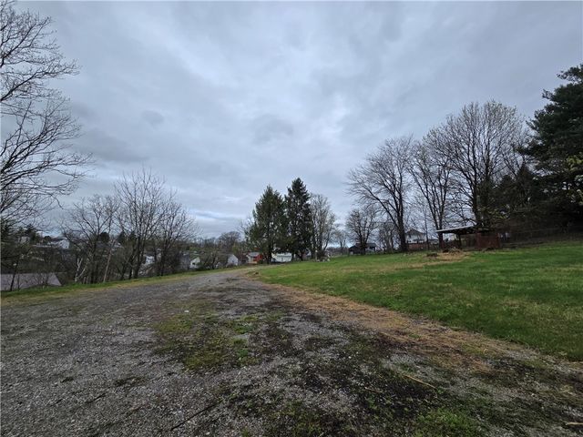 93 South St, Centerville, PA 15417