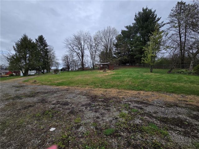 93 South St, Centerville, PA 15417