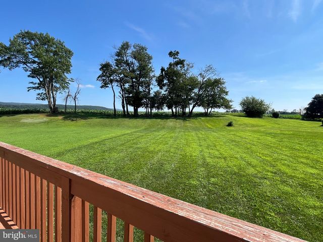 290 CAMEO DR, Fayetteville, PA 17222
