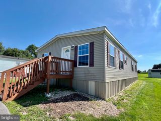 290 CAMEO DR, Fayetteville, PA 17222
