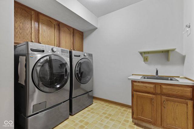 305 Sandbrook Drive, Noblesville, IN 46062