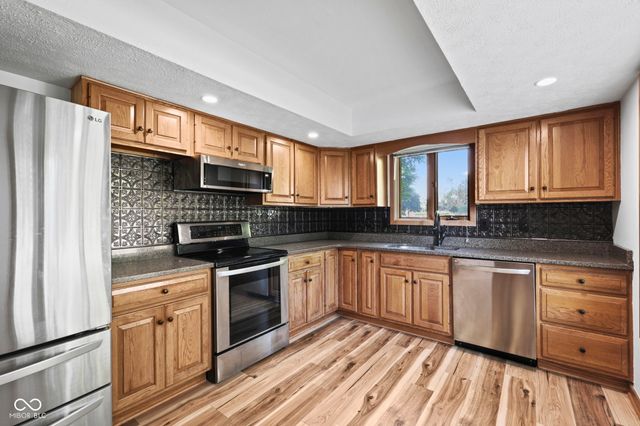 305 Sandbrook Drive, Noblesville, IN 46062