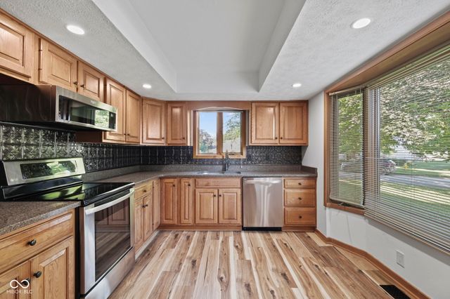 305 Sandbrook Drive, Noblesville, IN 46062