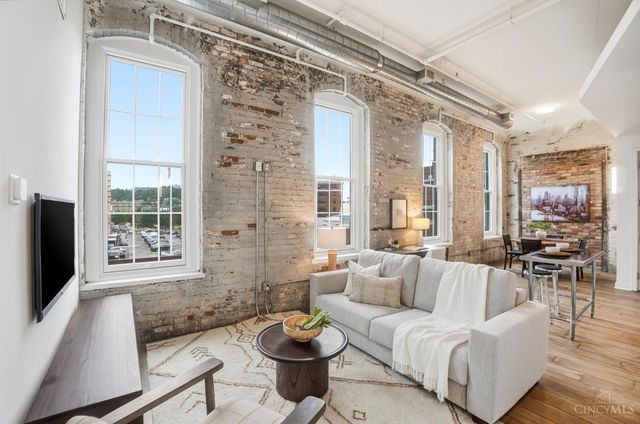 813 Broadway Street, Cincinnati, OH 45202
