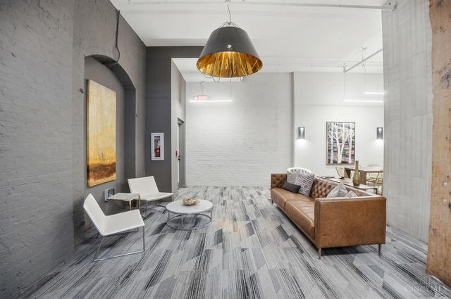 813 Broadway Street, Cincinnati, OH 45202