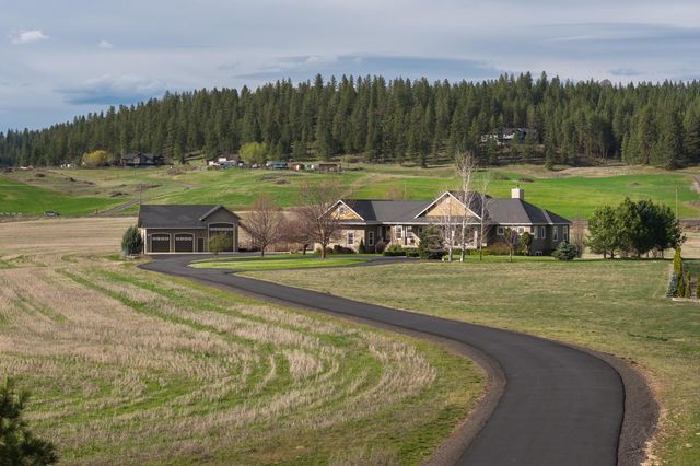 10311 E Peone Landing Ln, Mead, WA 99021