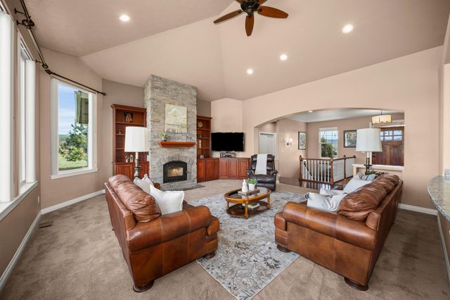 10311 E Peone Landing Ln, Mead, WA 99021