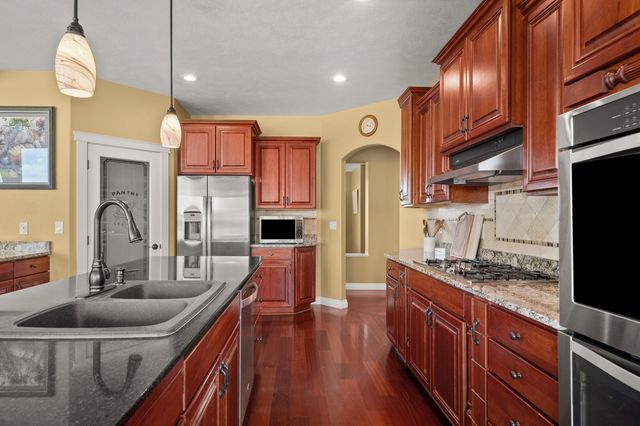 10311 E Peone Landing Ln, Mead, WA 99021