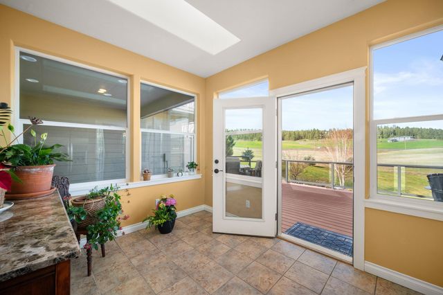 10311 E Peone Landing Ln, Mead, WA 99021