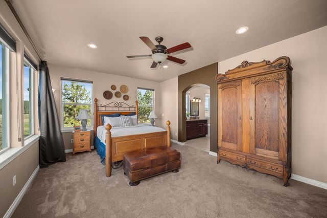 10311 E Peone Landing Ln, Mead, WA 99021