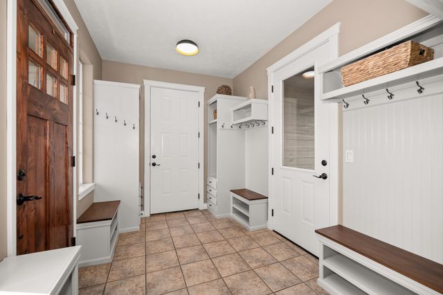 10311 E Peone Landing Ln, Mead, WA 99021