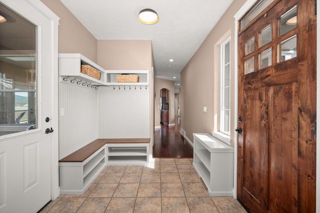 10311 E Peone Landing Ln, Mead, WA 99021