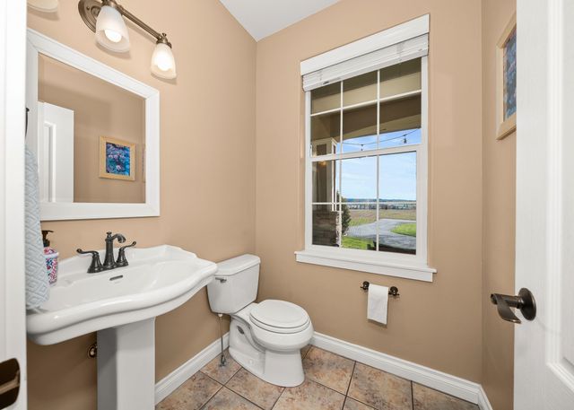 10311 E Peone Landing Ln, Mead, WA 99021